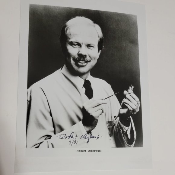Robert Olszewski autographed 5x7 image. - Picture 3 of 4